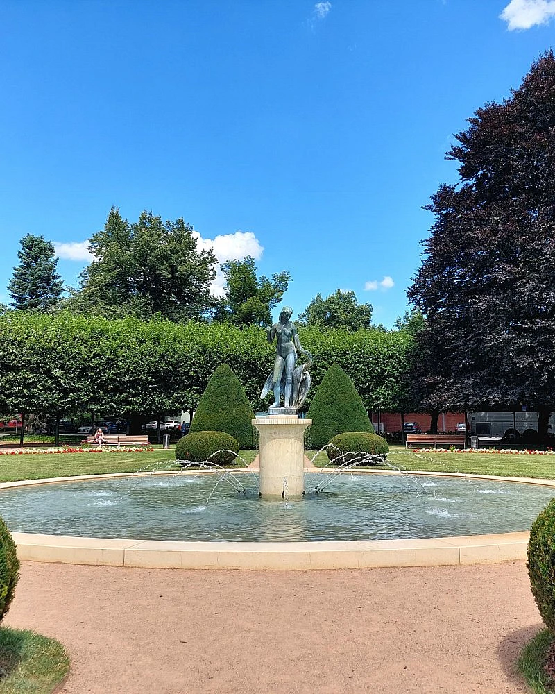 Komentované procházky Poděbrad s průvodkyní Markétou – duben 2026