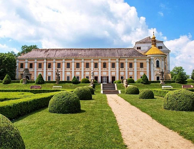 Na kole krajinou Bohumila Hrabala do Kerska