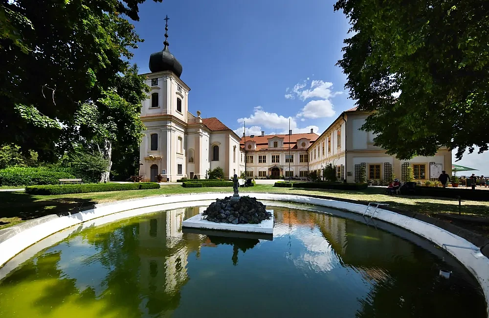 Loučeň Chateau