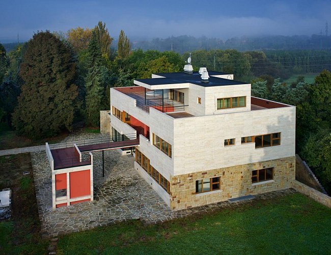  Vila Volman