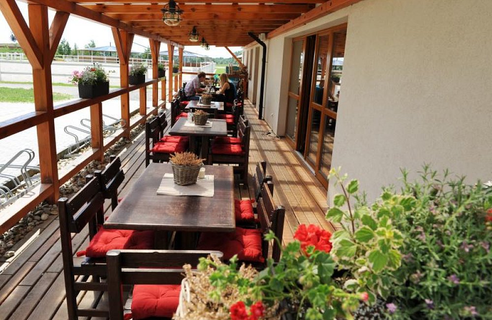 Restaurace Farma Ptýrov