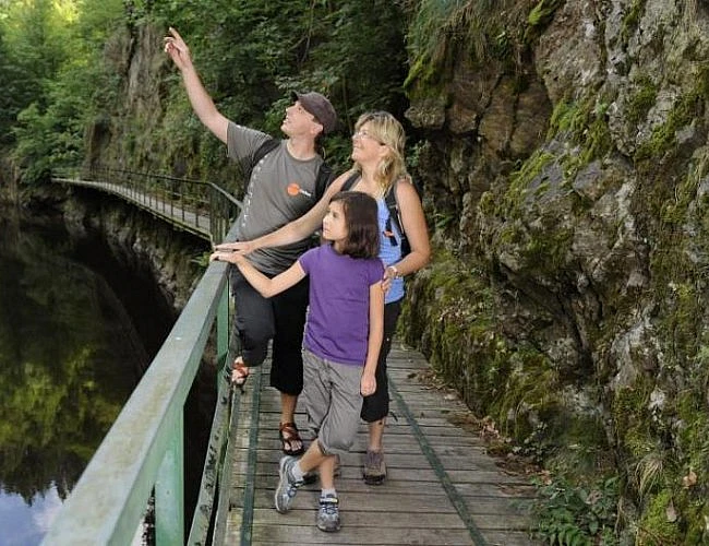 PĚŠKY RIEGEROVOU STEZKOU Z BÍTOUCHOVA