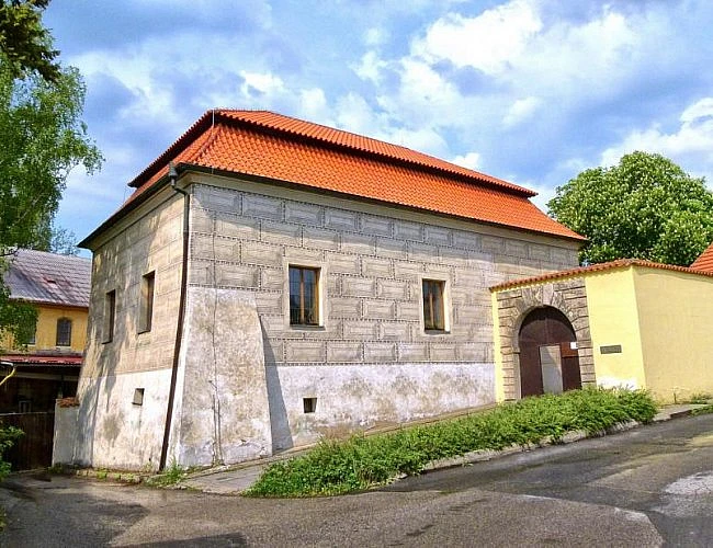 Na kole krajinou Bohumila Hrabala do Kerska