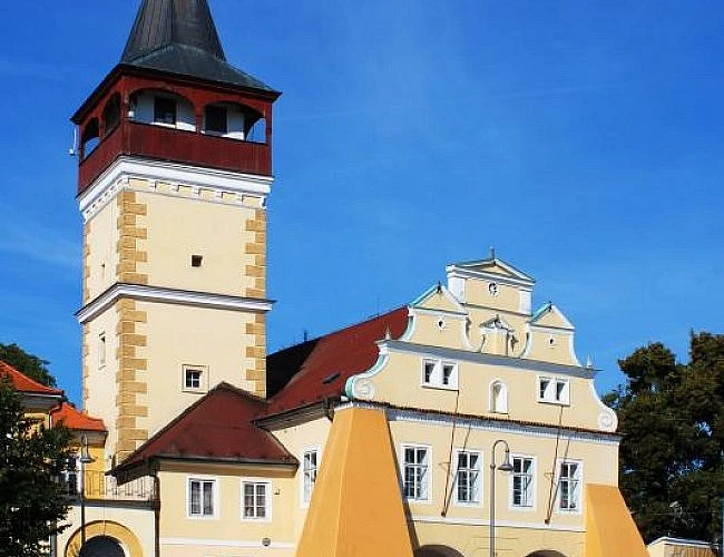 Vyhlídková věž dobrovické radnice
