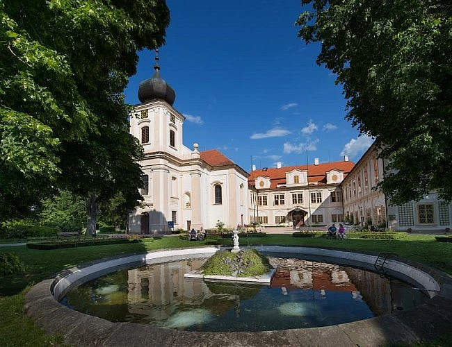 Loučeň Chateau