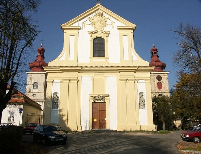 Kostel Povýšení sv. Kříže v Kosmonosích