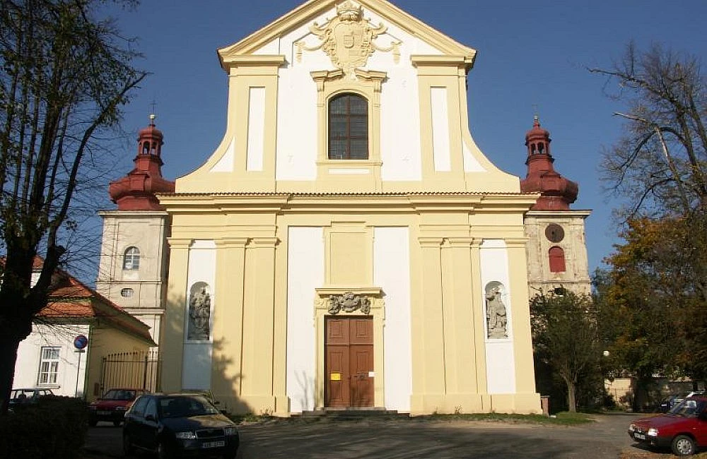 Kostel Povýšení sv. Kříže v Kosmonosích